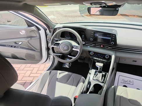 Used 2023 Hyundai Elantra SEL FWD image 50