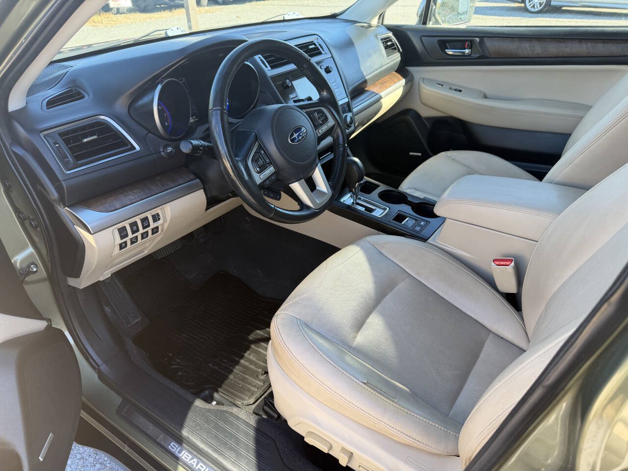 Used 2016 Subaru Outback 2.5i Limited AWD/4WD image 9