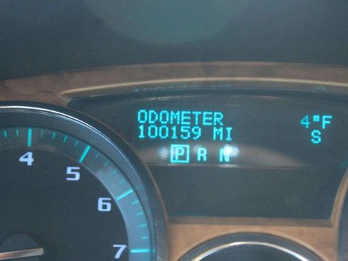 Used 2010 Buick Enclave CXL image 9