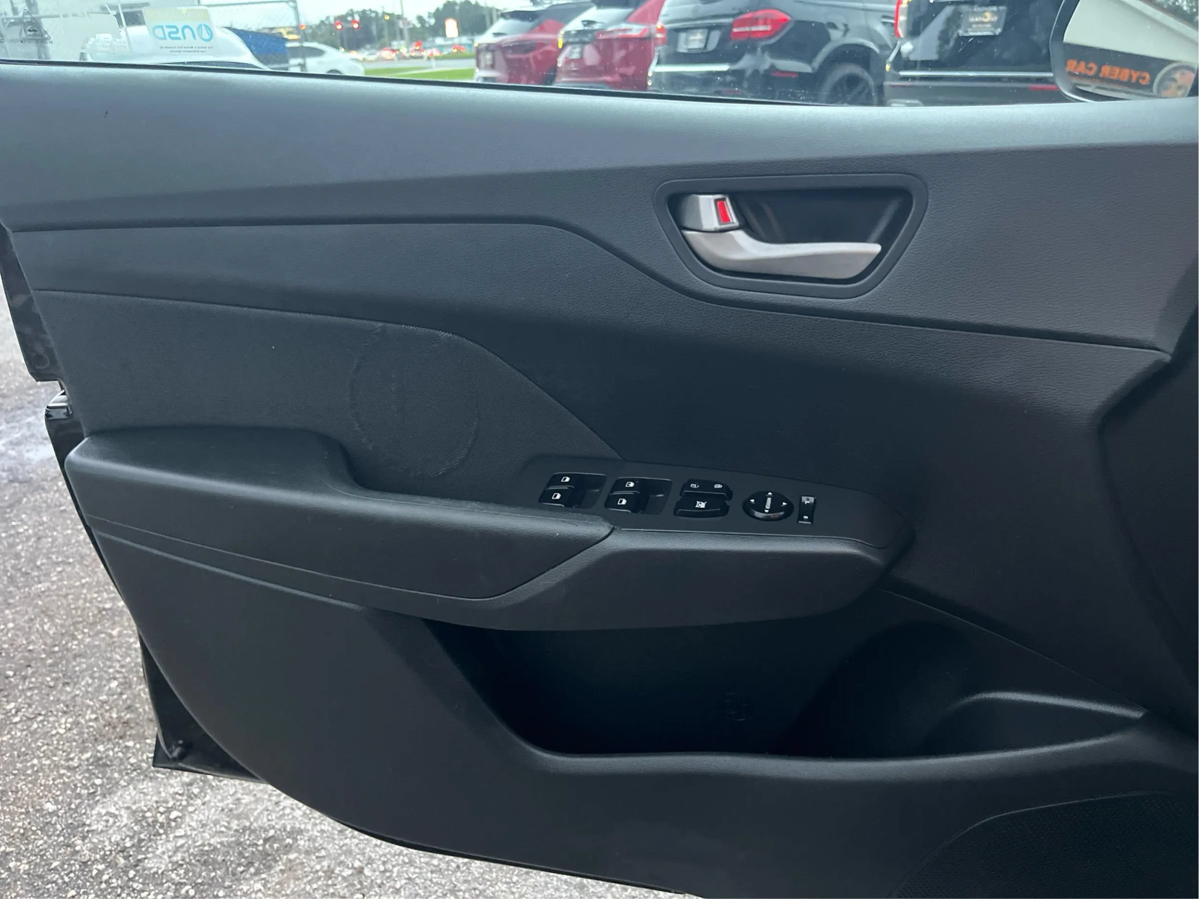 Used 2021 Hyundai Accent SE FWD image 19