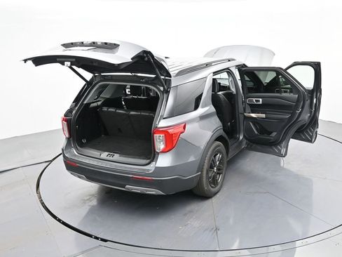 Used 2023 Ford Explorer XLT w/ Equipment Group 202A image 40