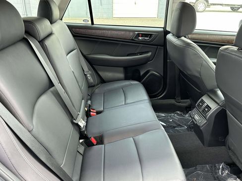 Used 2018 Subaru Outback 2.5i Limited w/ Protection Package #1 AWD/4WD image 14