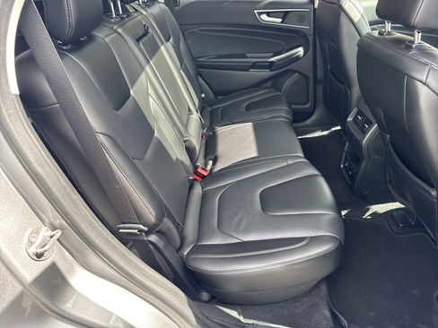 Used 2021 Ford Edge Titanium image 15