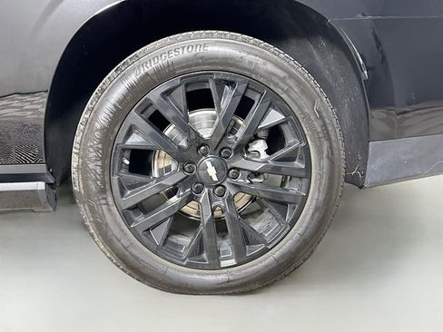 Used 2023 Chevrolet Suburban High Country w/ LPO, Illumination Package image 38