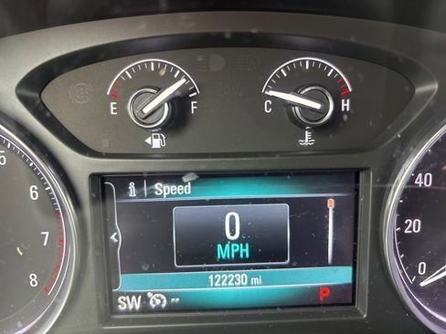 Used 2019 Buick Enclave Essence image 11