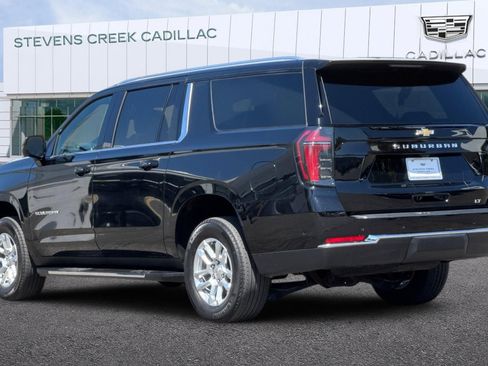Used 2025 Chevrolet Suburban LT RWD image 5
