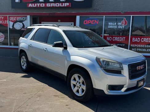 Used 2016 GMC Acadia SLE image 2