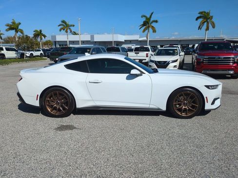 Used 2024 Ford Mustang Premium image 4