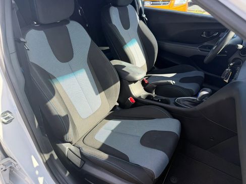 Used 2019 Hyundai Veloster 2.0 FWD image 11