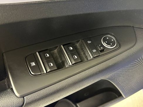 Used 2024 Kia Forte LXS FWD image 17