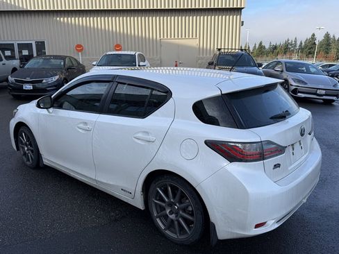 Used 2011 Lexus CT 200h image 7