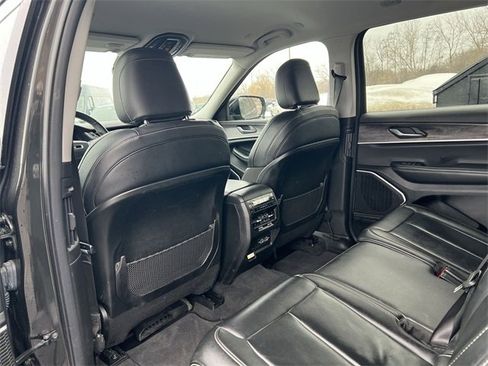 Used 2022 Jeep Grand Cherokee L Limited image 16