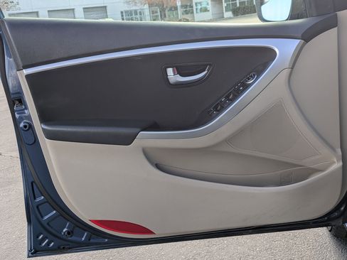 Used 2015 Hyundai Elantra GT image 15