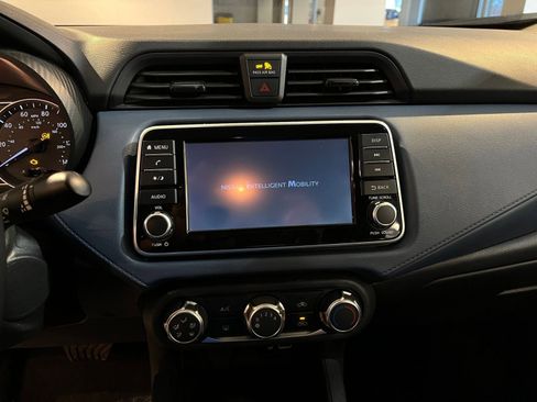 Used 2025 Nissan Versa SV image 20