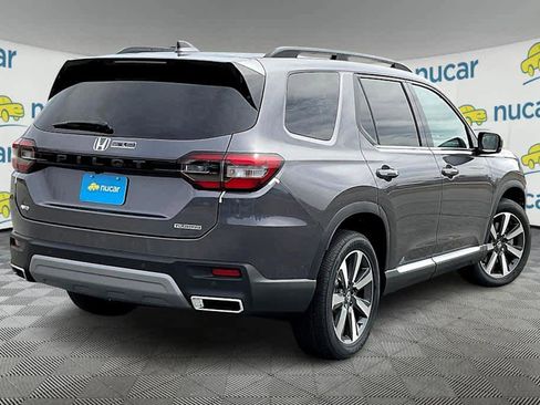 New 2025 Honda Pilot Touring image 7