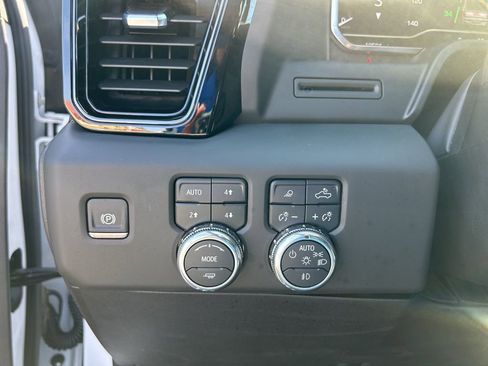 Used 2025 GMC Sierra 1500 AT4 AWD/4WD image 24