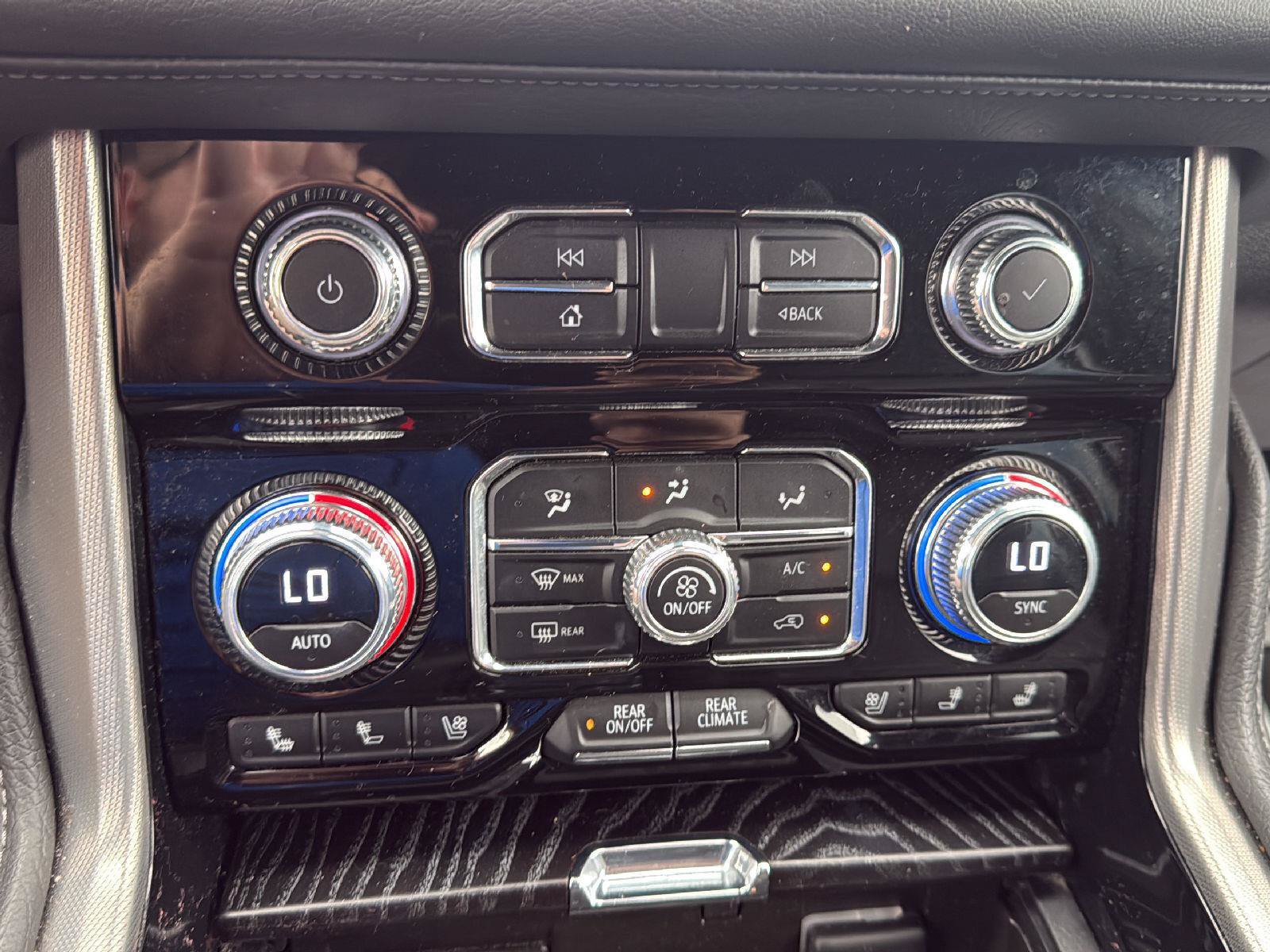 Used 2023 GMC Yukon Denali AWD/4WD image 18