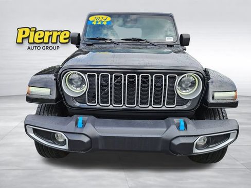 Used 2024 Jeep Wrangler Unlimited Sahara AWD/4WD image 9