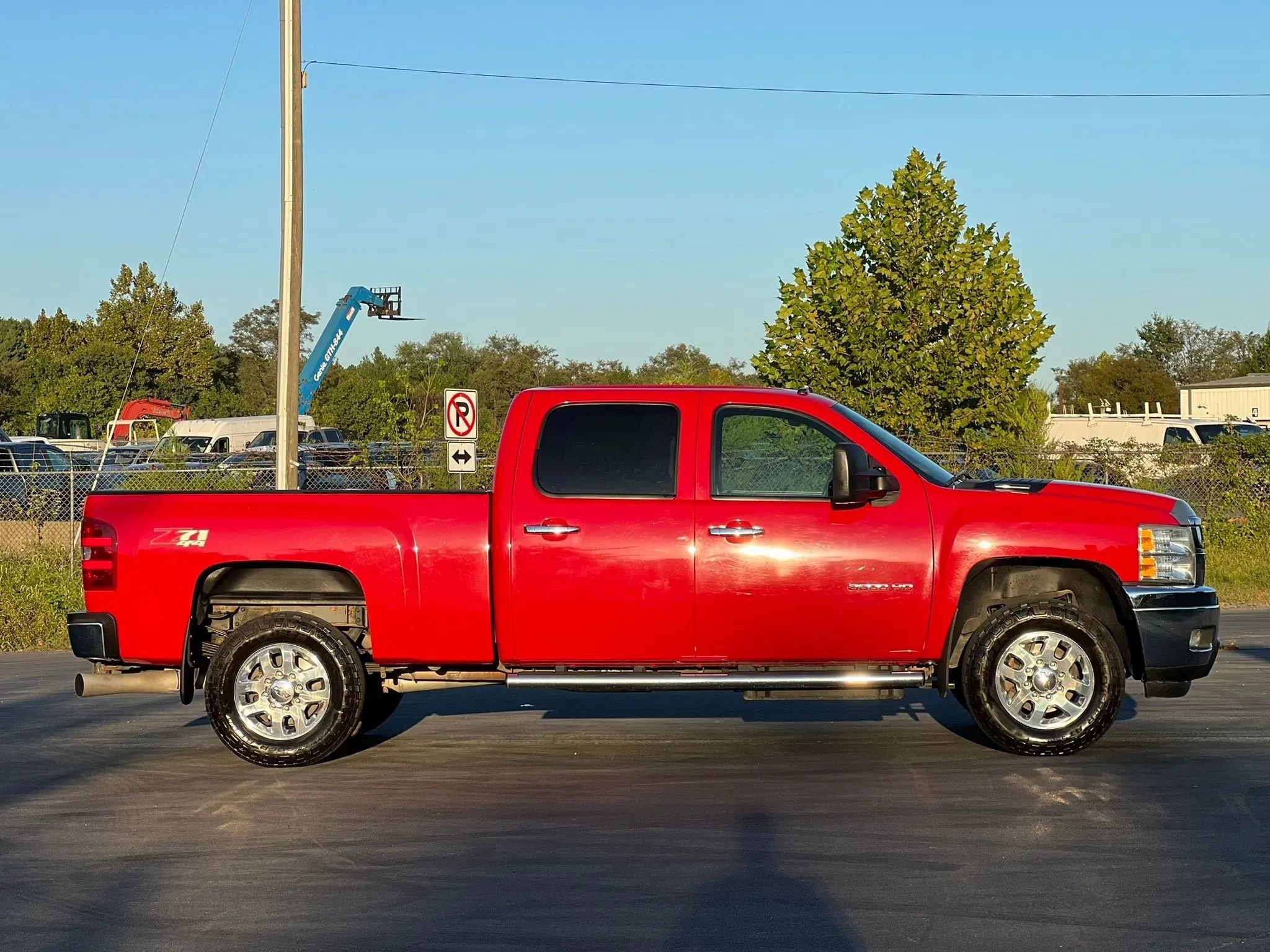 Used 2014 Chevrolet Silverado 3500 LTZ w/ LTZ Plus Package AWD/4WD image 6