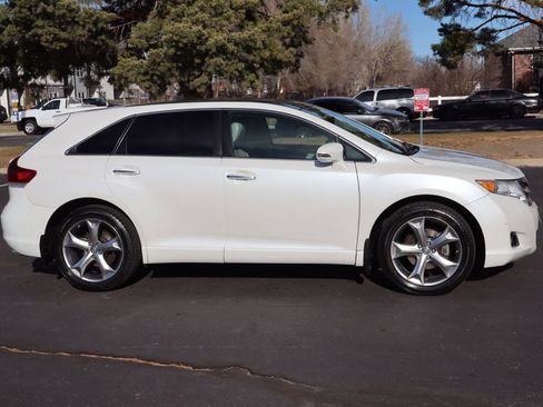 Used 2014 Toyota Venza XLE image 3
