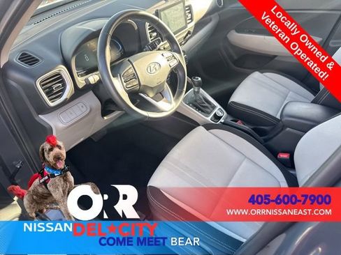 Used 2025 Hyundai Venue SEL FWD image 14