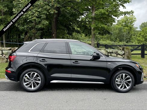 Used 2023 Audi Q5 2.0T Premium w/ Convenience Package AWD/4WD image 2