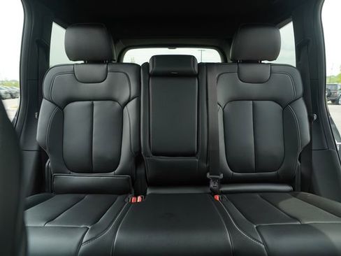 New 2026 Jeep Grand Cherokee Limited w/ Luxury Tech Group II AWD/4WD image 33