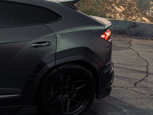 Used 2019 Lamborghini Urus AWD/4WD image 6