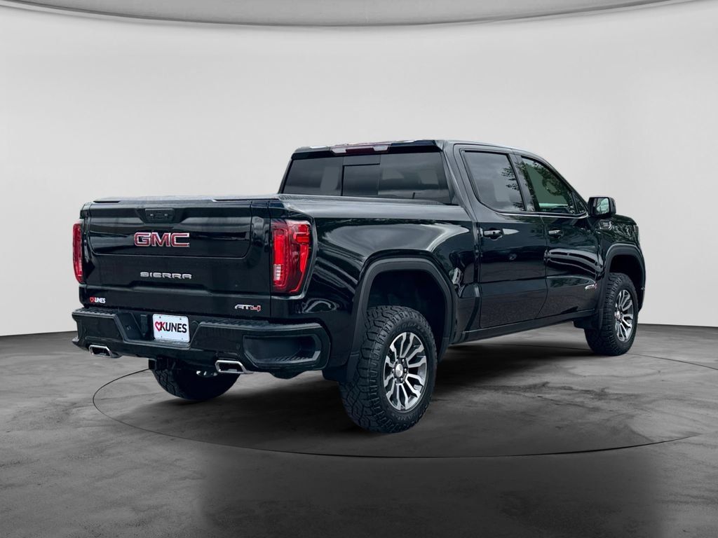 Used 2023 GMC Sierra 1500 AT4 w/ AT4 Premium Package AWD/4WD image 10