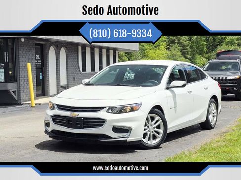 Used 2017 Chevrolet Malibu LT FWD image 1