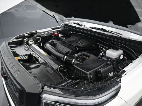 Used 2024 Nissan Frontier PRO-4X w/ Technology Package image 49