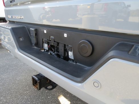 Used 2025 Chevrolet Silverado 1500 RST AWD/4WD image 13