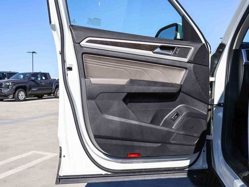 Certified 2022 Volkswagen Atlas SE w/ Panoramic Sunroof Package image 21