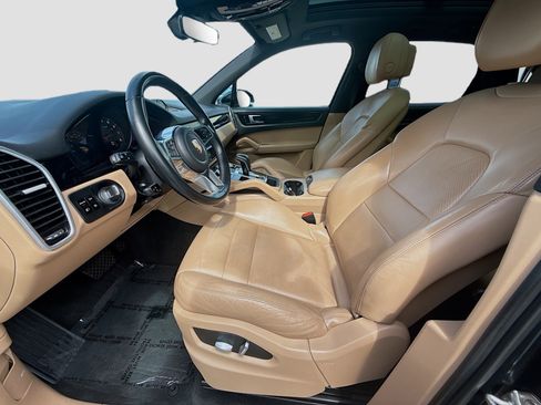 Used 2019 Porsche Cayenne AWD/4WD image 19