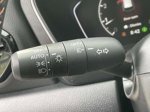 Used 2025 Honda Pilot Sport image 22