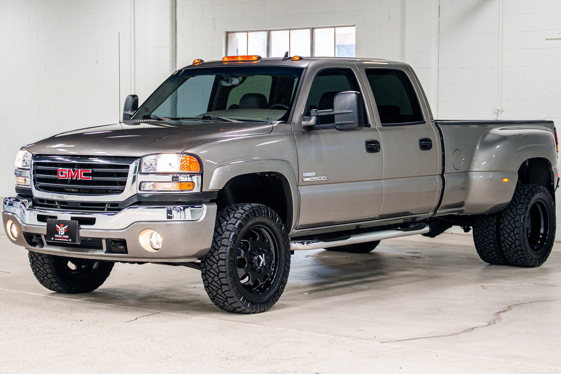 Used 2007 GMC Sierra 3500 SLT w/ Heavy-Duty Power Package AWD/4WD image 10