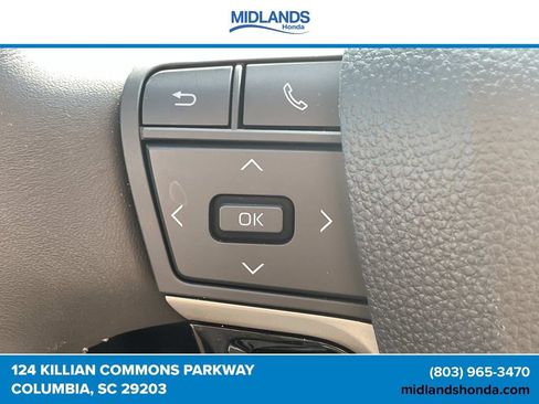 Used 2025 Toyota Camry SE FWD image 21