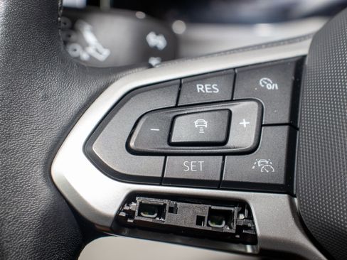 Used 2023 Volkswagen Jetta SE image 25