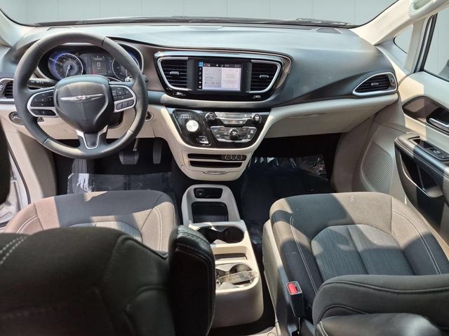 Used 2024 Chrysler Voyager LX FWD image 26