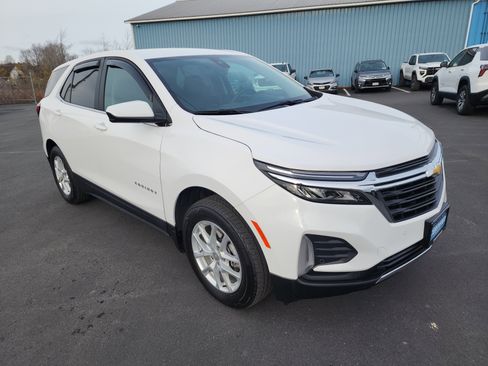 Certified 2024 Chevrolet Equinox LT image 2