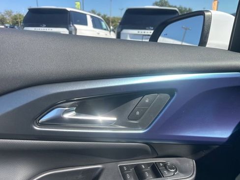 New 2026 Chevrolet Equinox EV LT image 12