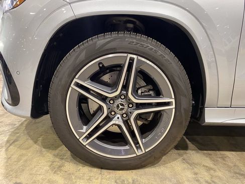 Used 2025 Mercedes-Benz GLS 450 4MATIC w/ AMG Line Exterior image 20