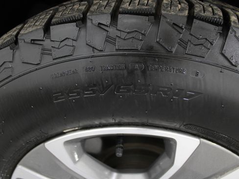 Used 2019 Chevrolet Colorado Z71 image 40