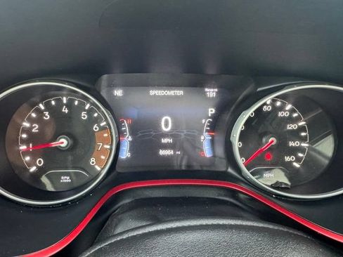 Used 2018 Jeep Compass Trailhawk w/ Leather Interior Group AWD/4WD image 12