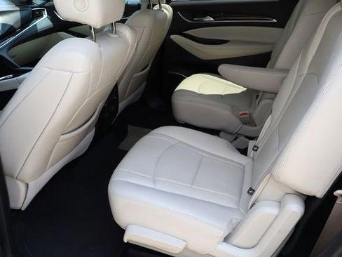 Used 2022 Buick Enclave Essence w/ Experience Buick Package FWD image 6