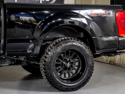 Used 2022 Ford F250 Platinum w/ FX4 Off-Road Package image 14