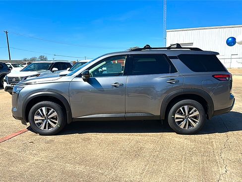 New 2026 Nissan Pathfinder SL image 5