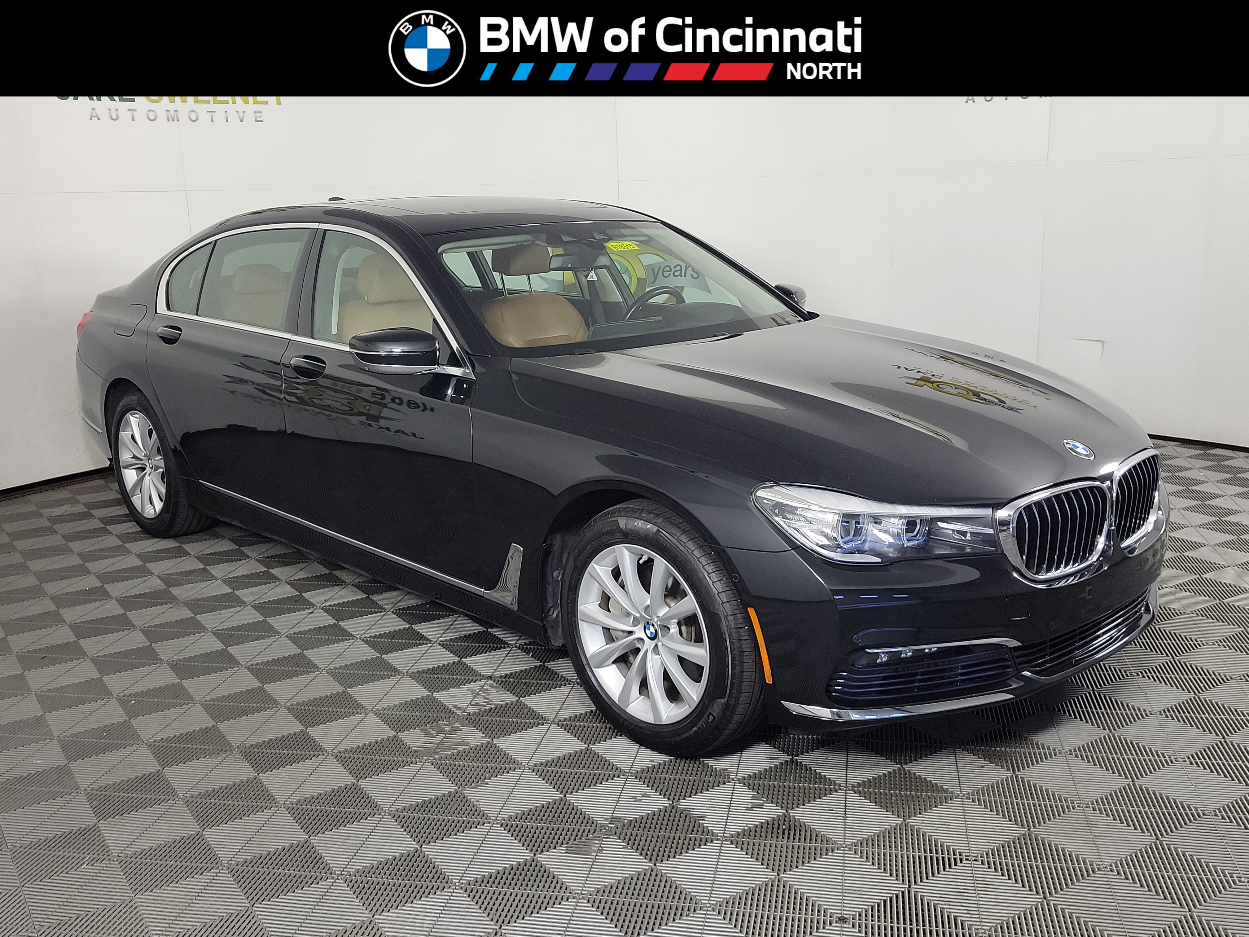 Used 2017 BMW 740i xDrive AWD/4WD image 1