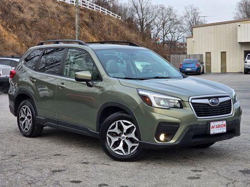 Used 2021 Subaru Forester Premium image 13