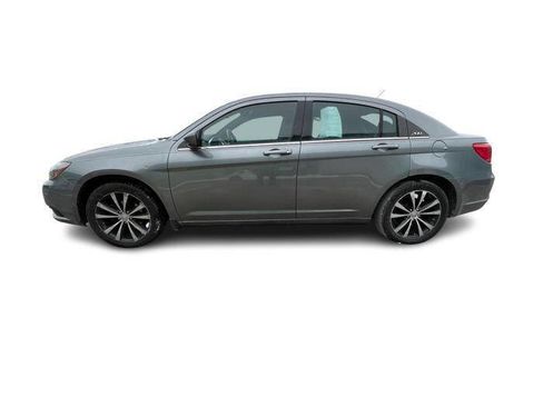 Used 2012 Chrysler 200 Touring image 2